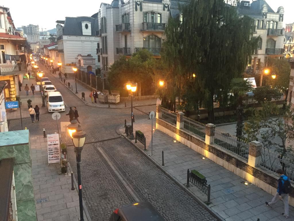 Apartment On Zviad Gamsakhurdia 21 Batoemi Buitenkant foto